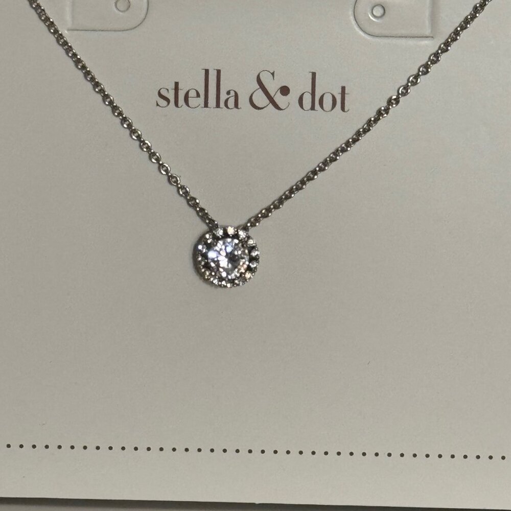 Stella & Dot Duchess Pendant Necklace - Silver
